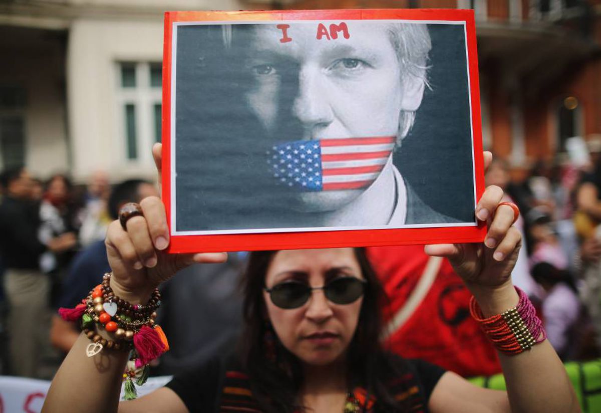 Los medios de los cables de WikiLeaks piden a EE UU que no persiga a Assange