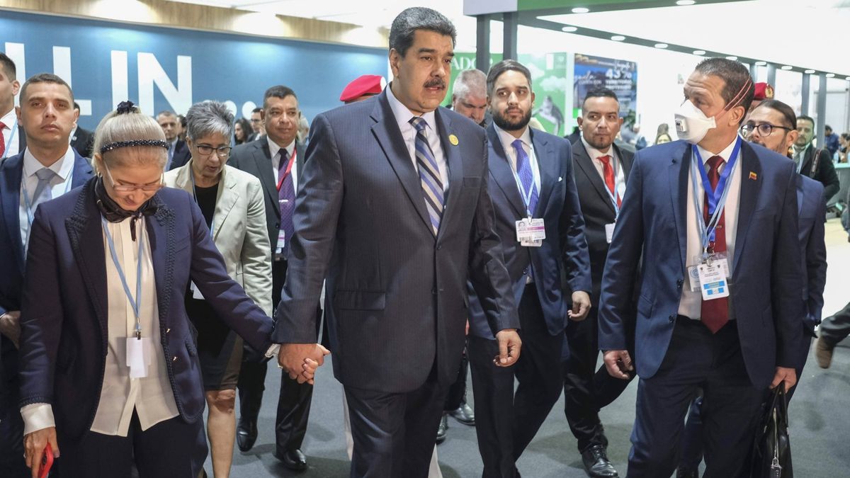 Maduro estrena su nueva posición internacional en la cumbre del clima al verse con Macron, Kerry y Petro