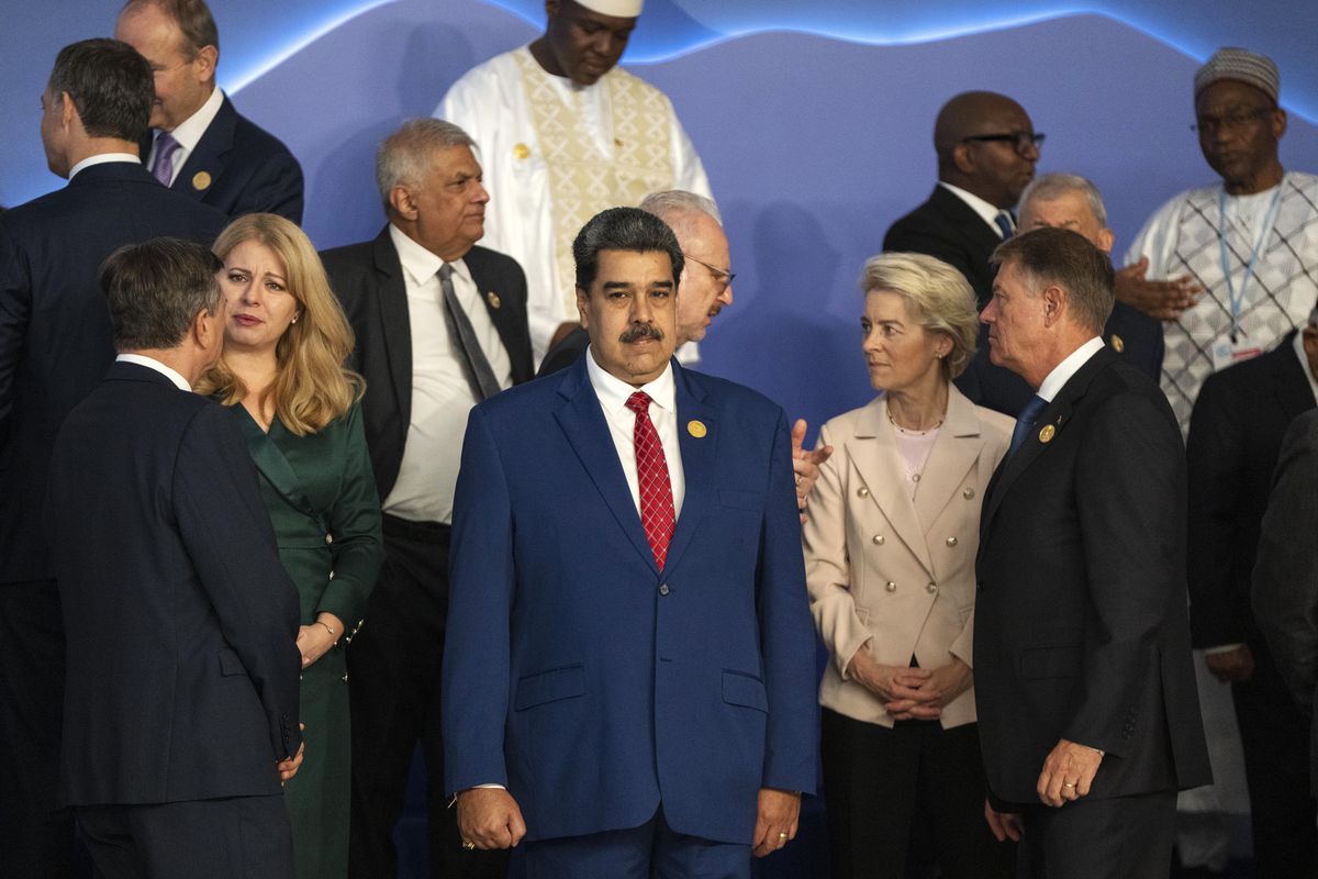 Maduro se cruza a Macron en la COP 27: “¿Cuándo nos visita?”