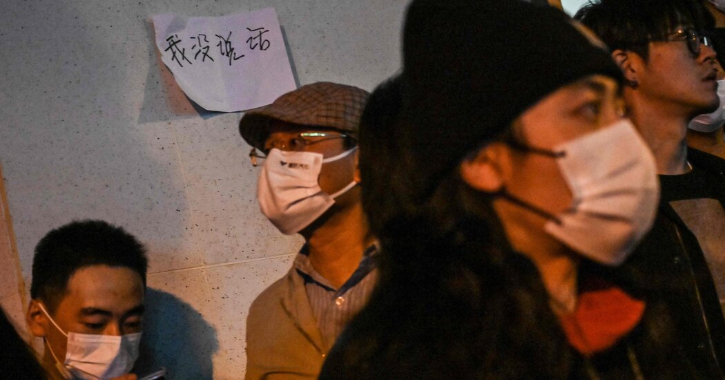 Memes, juegos de palabras y hojas de papel en blanco: los creativos actos de protesta de China