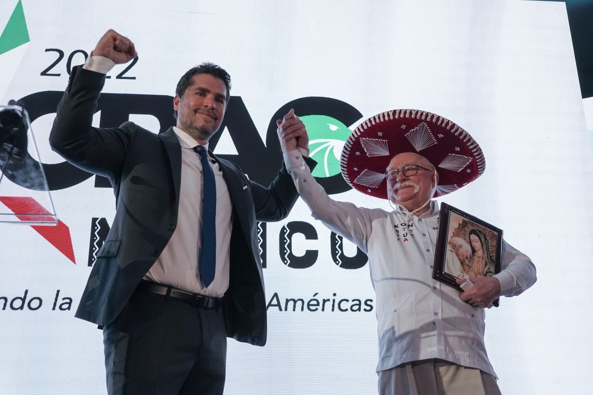 México concentra a la ultraderecha de América en un acto con Eduardo Bolsonaro, Santiago Abascal y Lech Wallesa