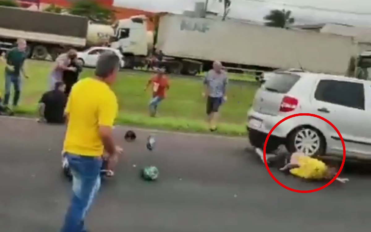 Momento exacto en que atropellan a simpatizantes de Bolsonaro en Brasil | Videos