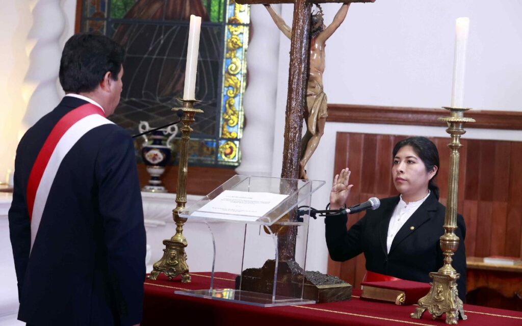 Pedro Castillo nombra como primera ministra de Perú a una funcionaria investigada por la Fiscalía