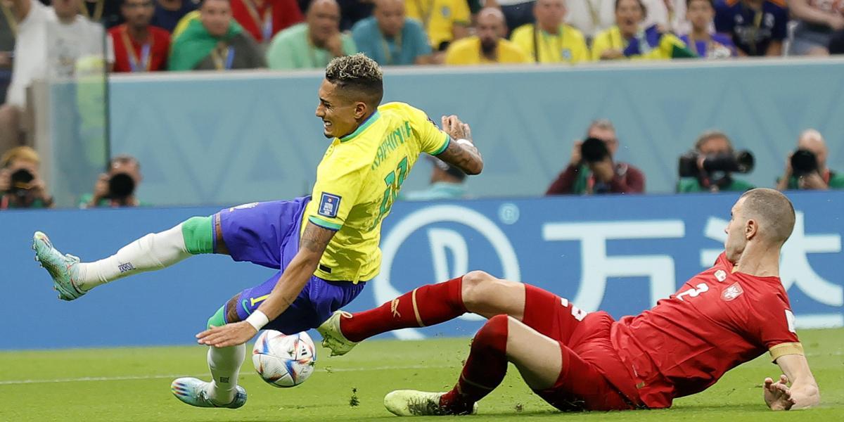 Raphinha se queja de los árbitros tras la lesión de Neymar
