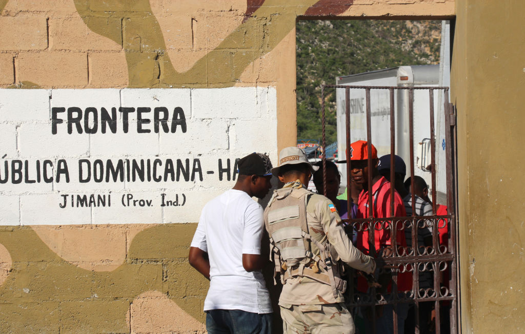 República Dominicana expulsa a 1,800 niños haitianos, pero niegan trato racista
