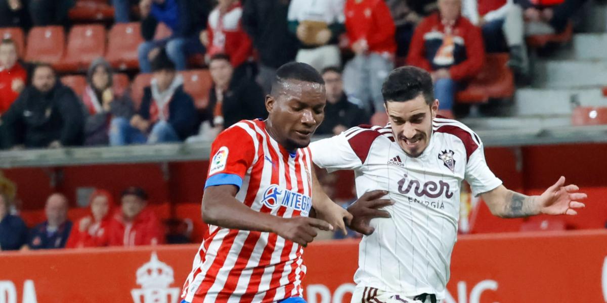 Sporting y Albacete empatan en un partido muy competido