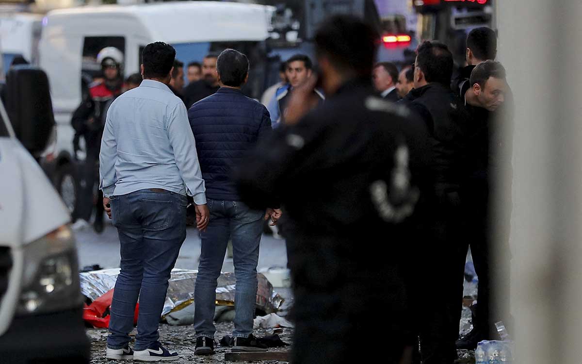 Varios muertos y heridos por una gran explosión en una céntrica calle Estambul | Imágenes fuertes