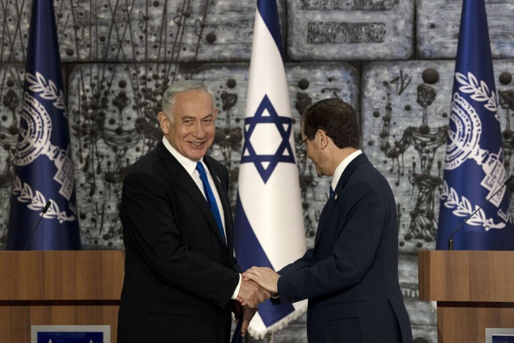 https://elpais.com/internacional/2022-11-13/netanyahu-liderara-el-gobierno-mas-a-la-derecha-de-la-historia-de-israel.html