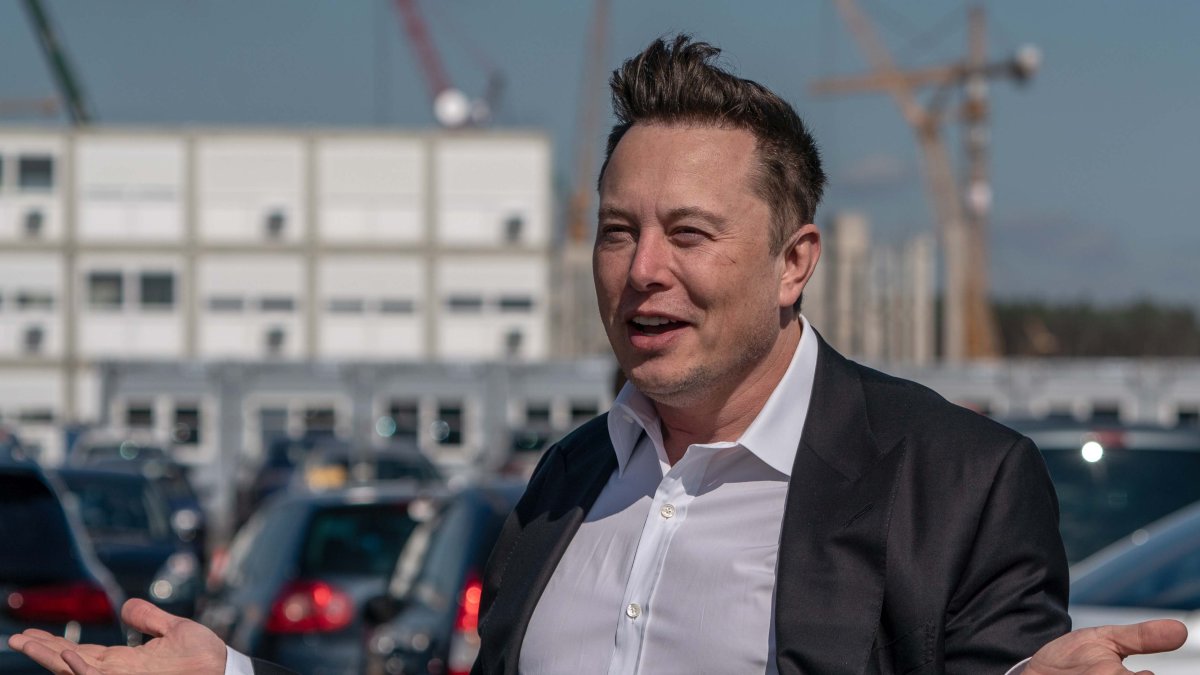 Elon Musk dice que Neuralink puede realizar implantes cerebrales en 6 meses