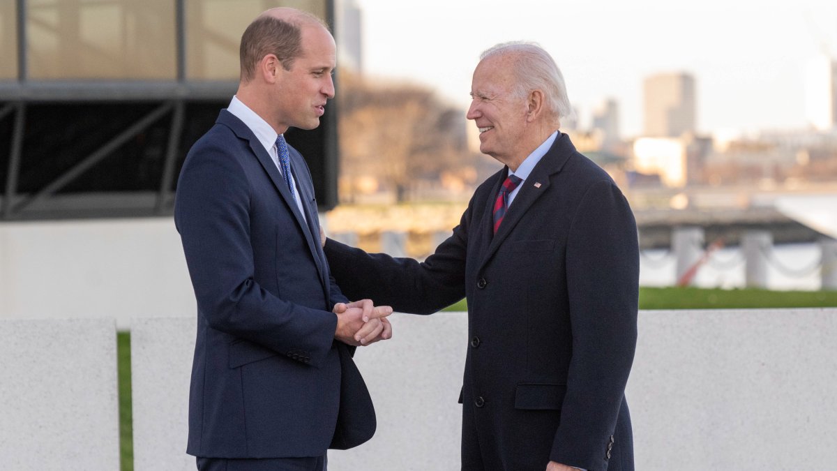 Joe Biden llega a Boston para reunirse con el Príncipe William