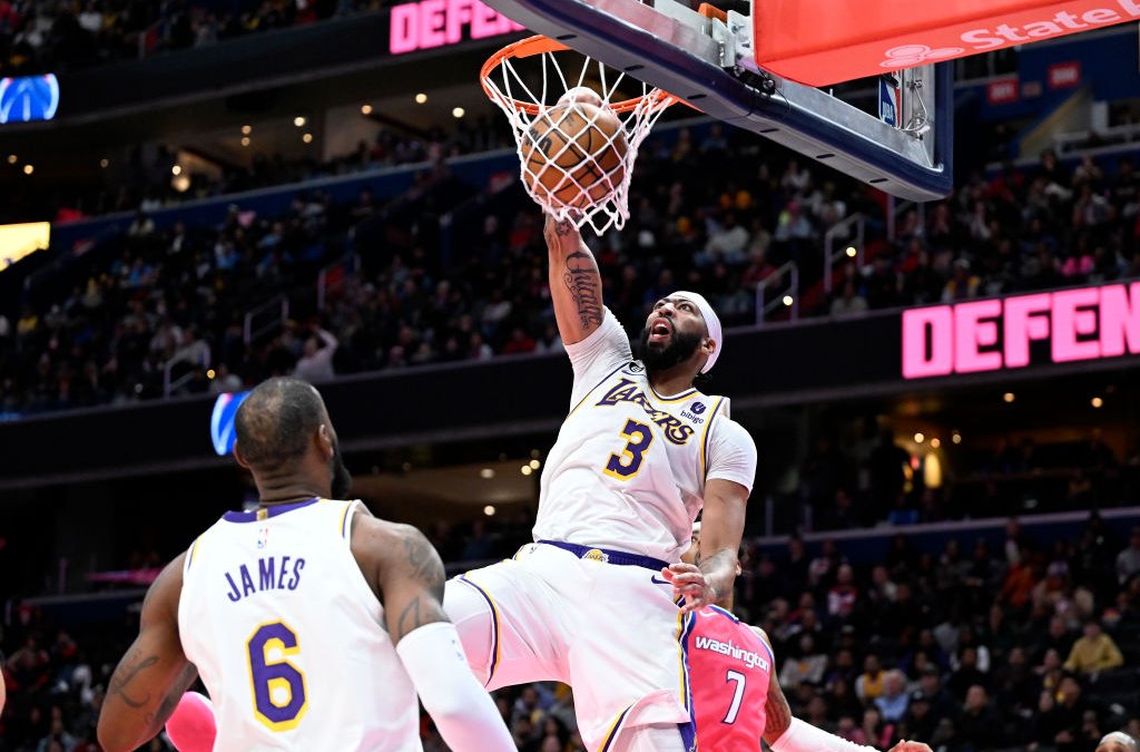 Lakers vencen a Wizards con ayuda de Anthony Davis