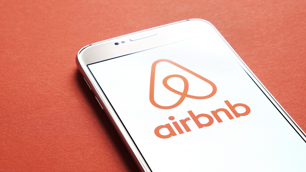 Airbnb tomará medidas contra fiestas disruptivas en Nochevieja
