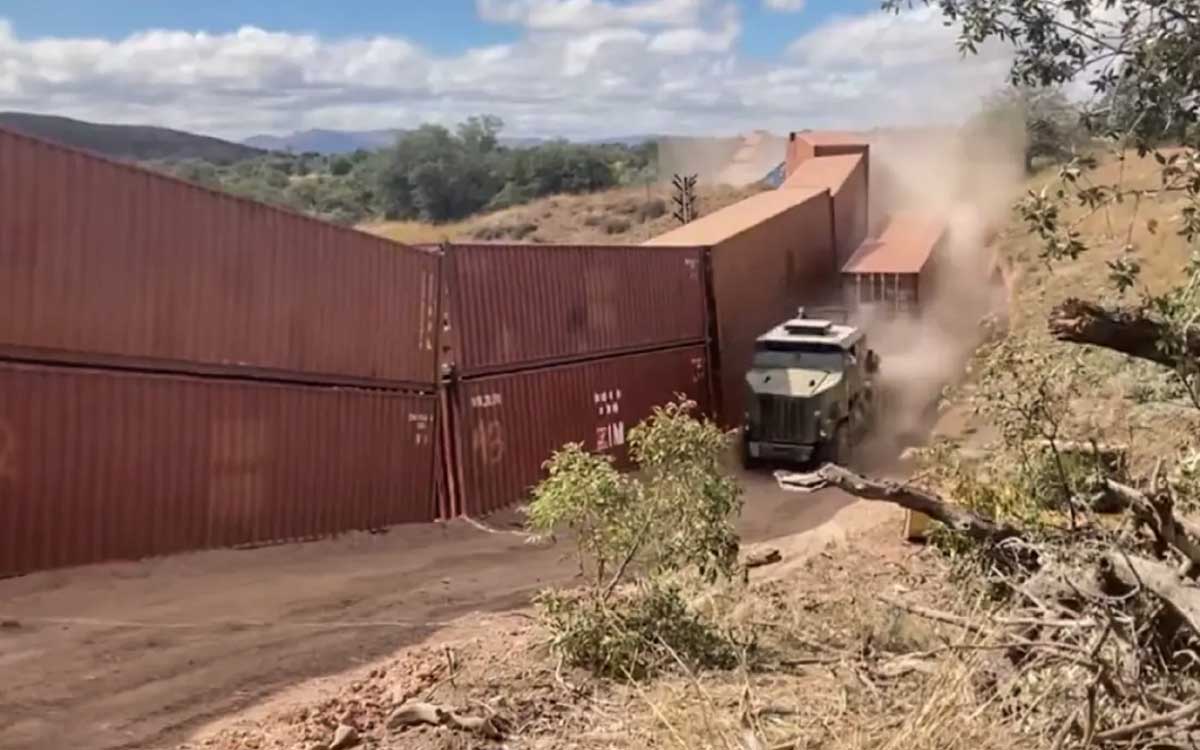 Arizona frena construcción de 'muro' de contenedores en la frontera con México