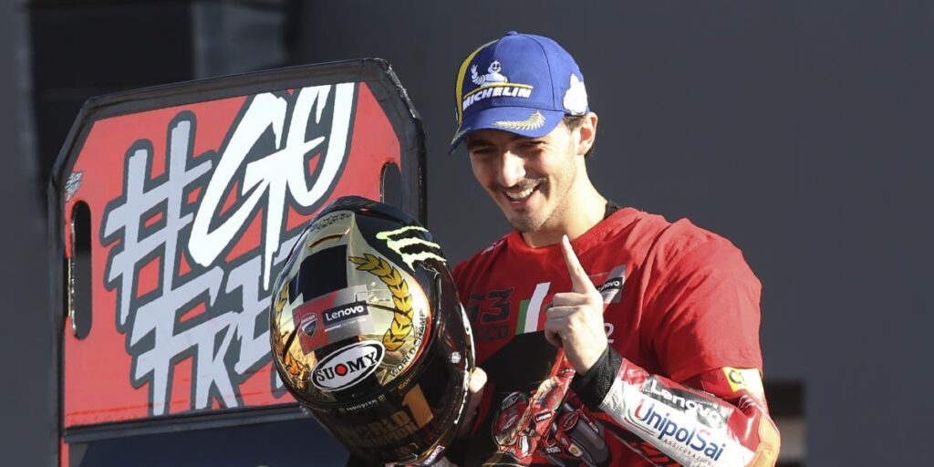 Bagnaia devuelve el título a Ducati; Bou y Bautista, estelares
