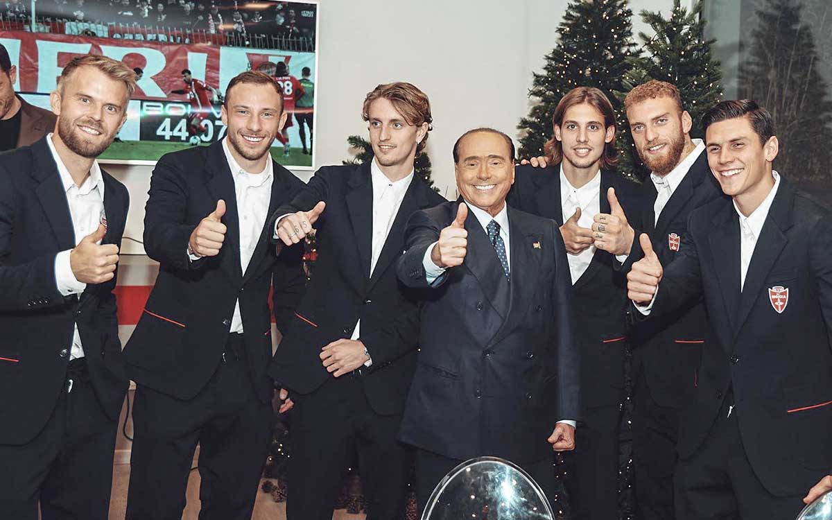 Berlusconi promete ‘un autobús con prostitutas’ a los jugadores de su equipo de fútbol