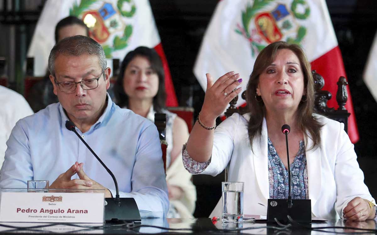 Boluarte destituye al primer ministro de Perú
