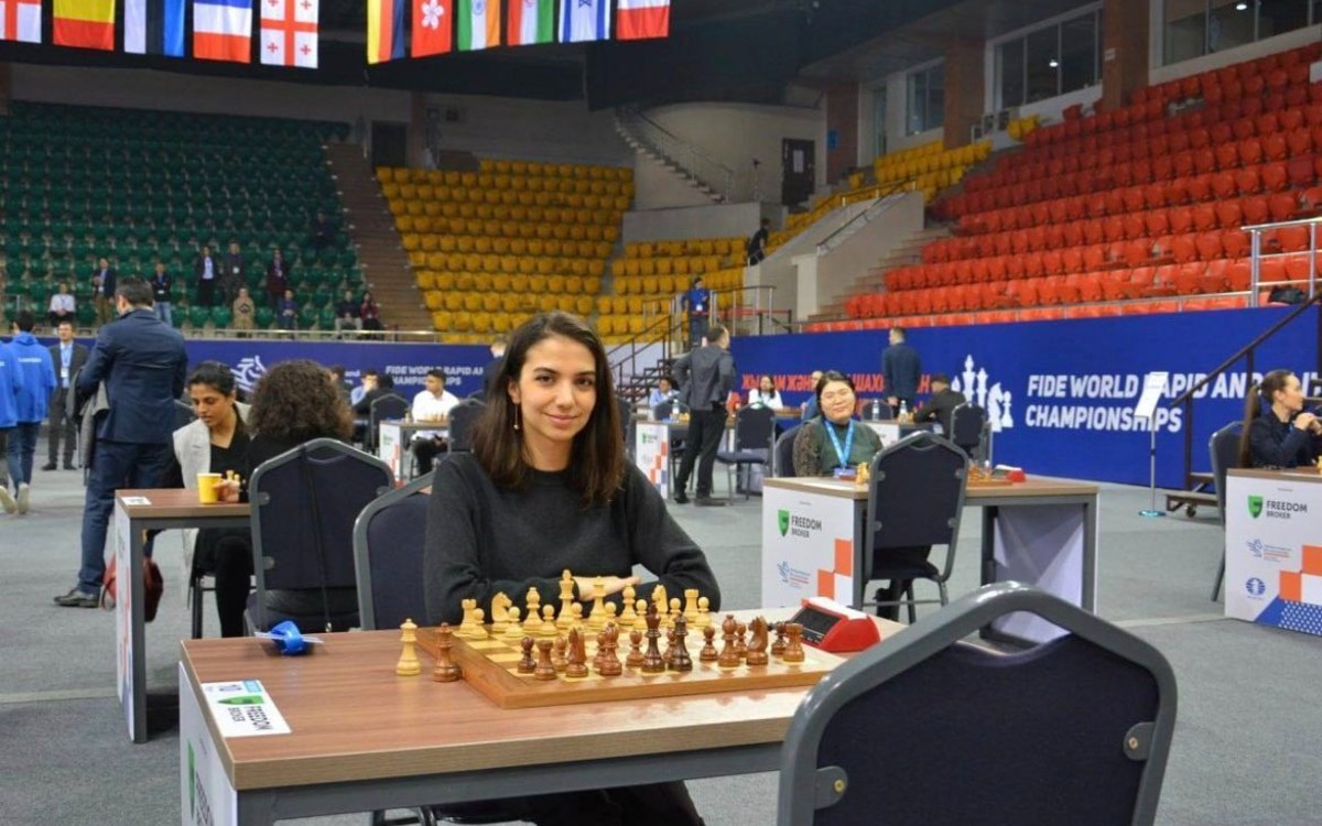 Compite ajedrecista iraní si yihab en Kazajistán | Tuit