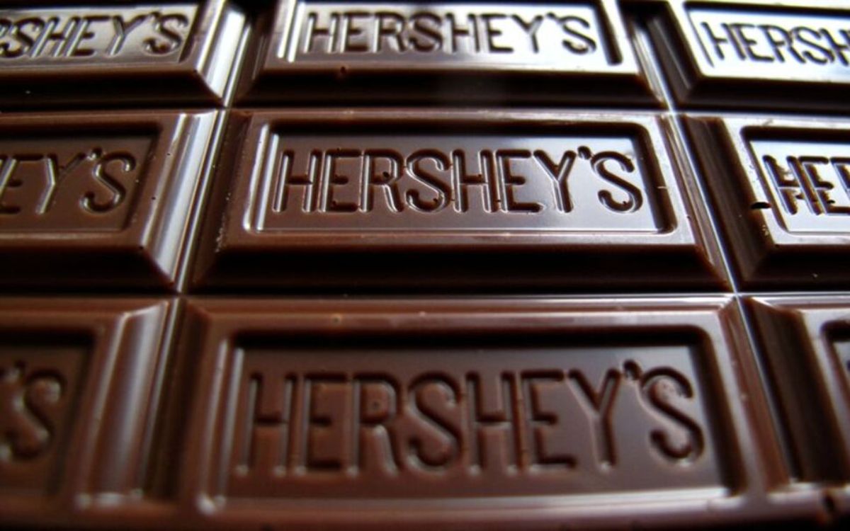 Demandan a Hershey por chocolate que contiene metales pesados