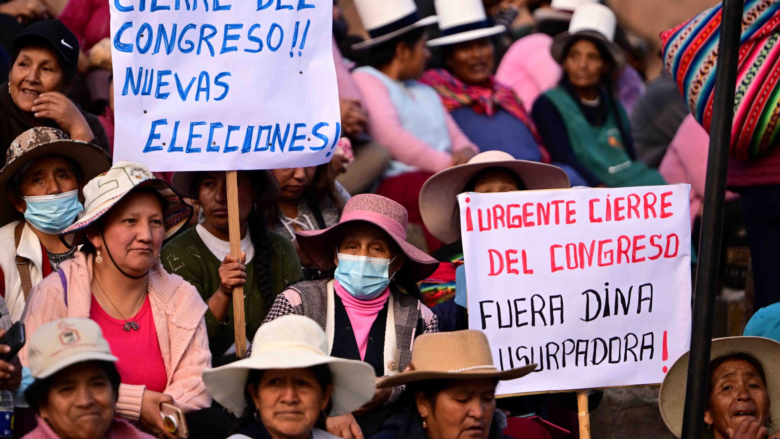 El Congreso de Perú aprueba el adelanto de las elecciones para abril de 2024