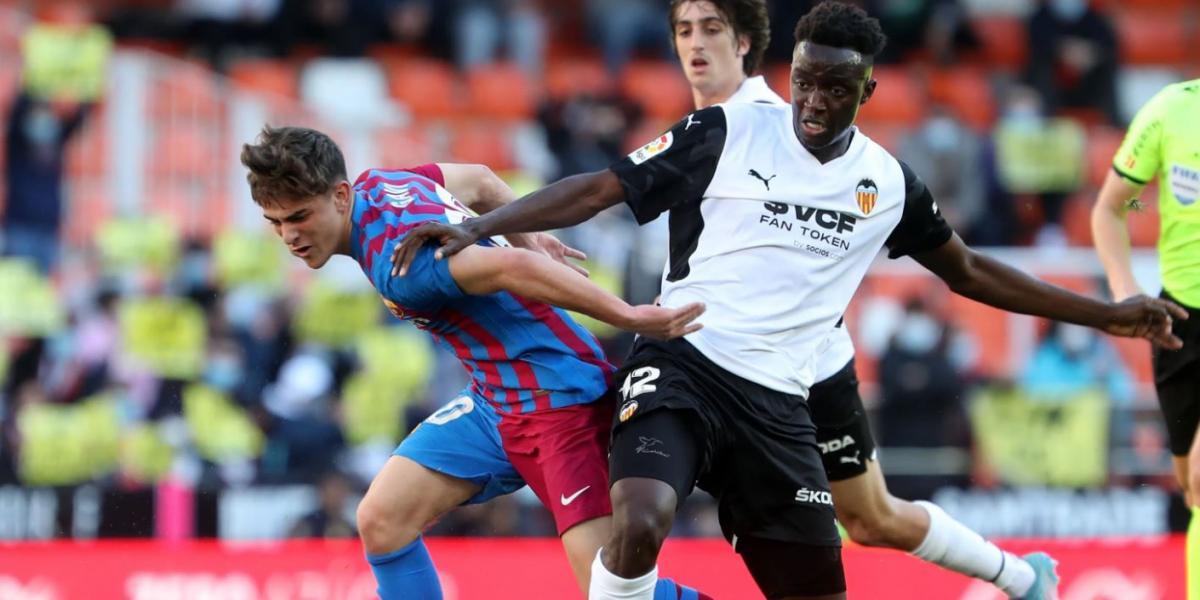 El Valencia espera una respuesta de Diakhaby tras presentarle su “mejor oferta”