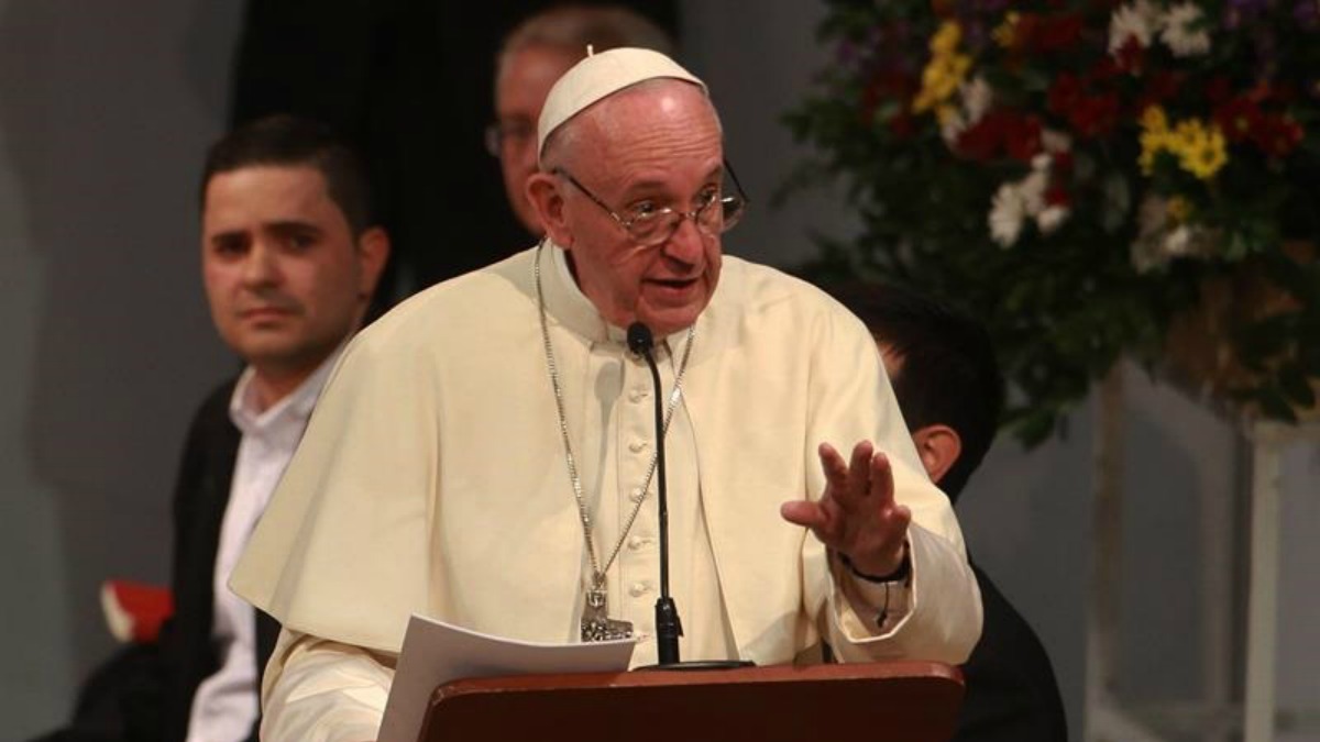 El papa advierte a la curia romana sobre “demonios educados”