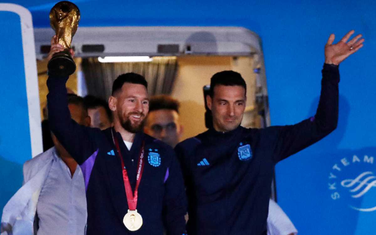🔴En Vivo: Selección de Argentina aterriza en casa y los reciben como héroes