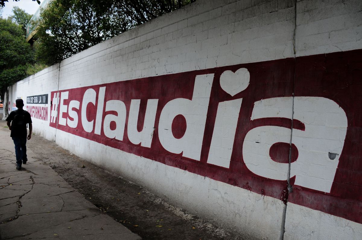 “Es Claudia”: el eslogan detrás del último choque entre López Obrador y el INE