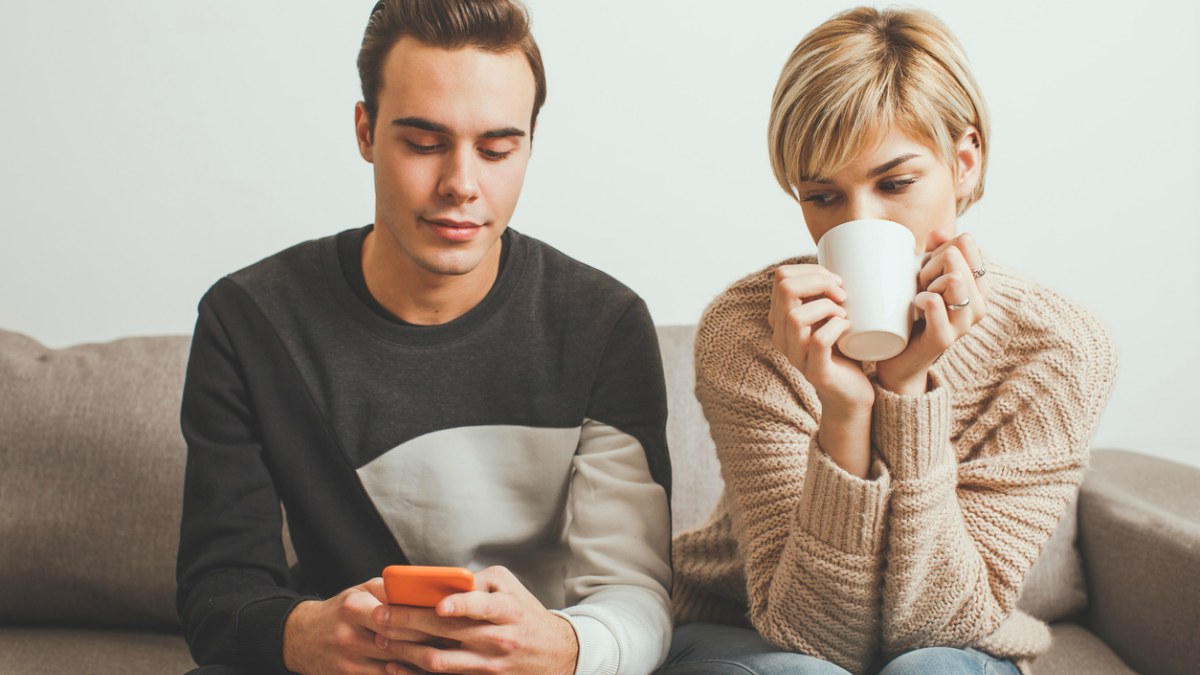 Espiar a tu pareja en internet, ¿algo cada vez más habitual?