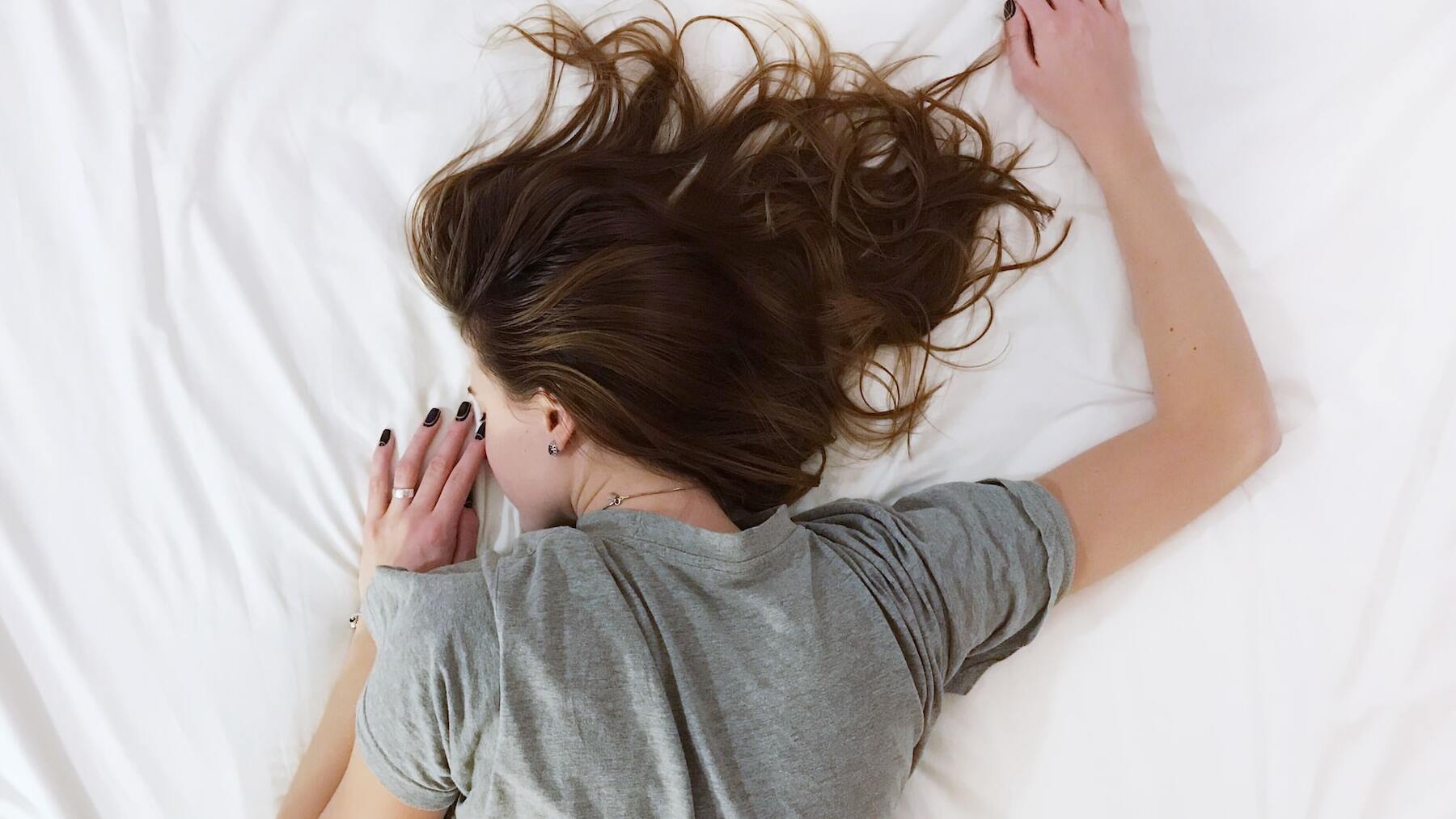 Este increíble truco para dormir mejor se está haciendo viral en TikTok