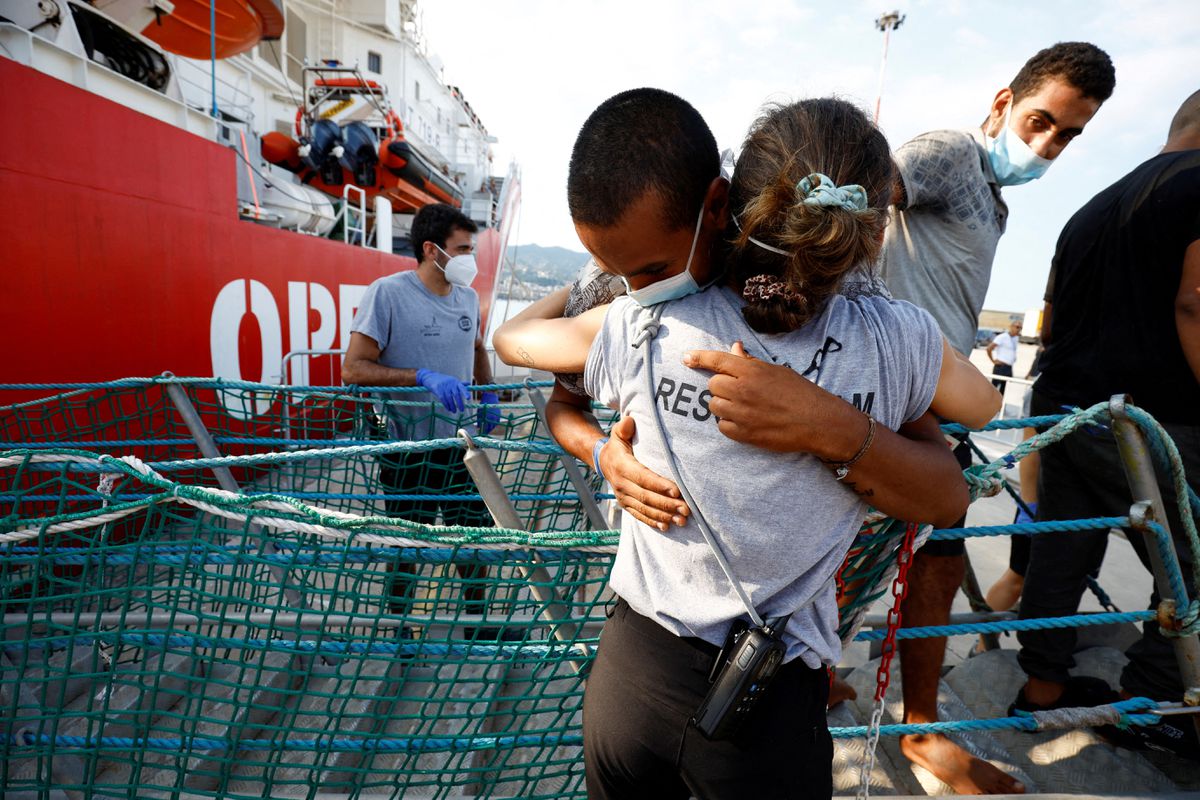 Italia pone trabas para limitar los rescates de las ONG que salvan a migrantes en el mar