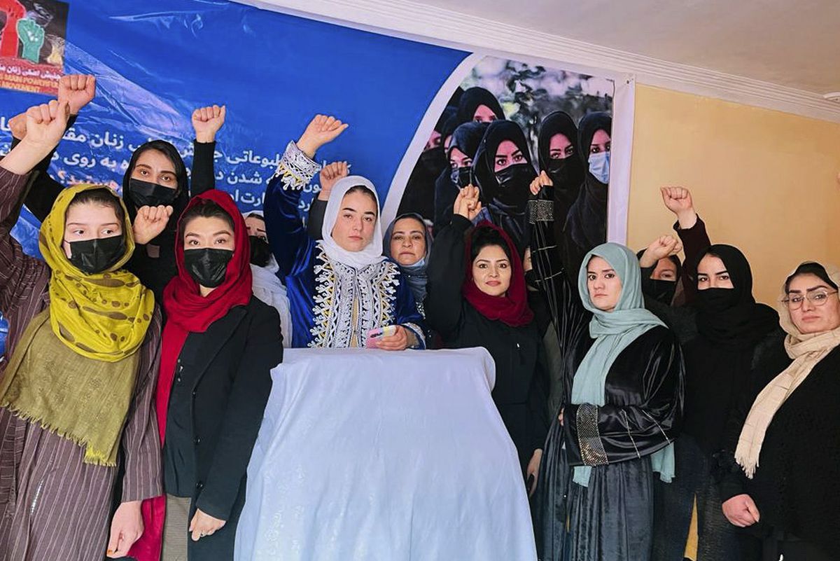 La ONU insta a los talibanes a anular la prohibición a las mujeres afganas de estudiar en la universidad y trabajar en las ONG