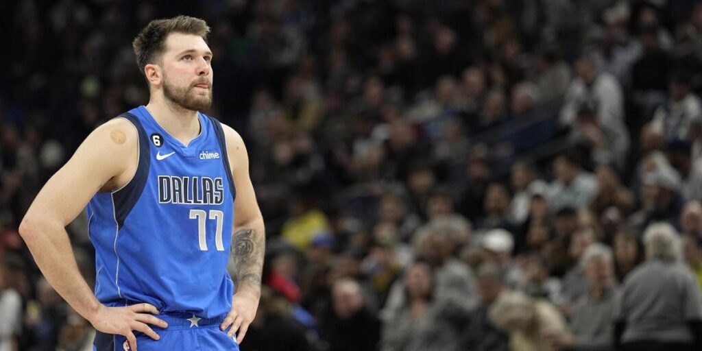 La frustración hunde a los Mavericks del Doncic más humano