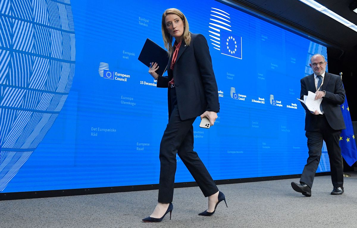 La presidenta del Parlamento Europeo plantea controlar los contactos de los eurodiputados con países ajenos a la UE tras el ‘Qatargate’