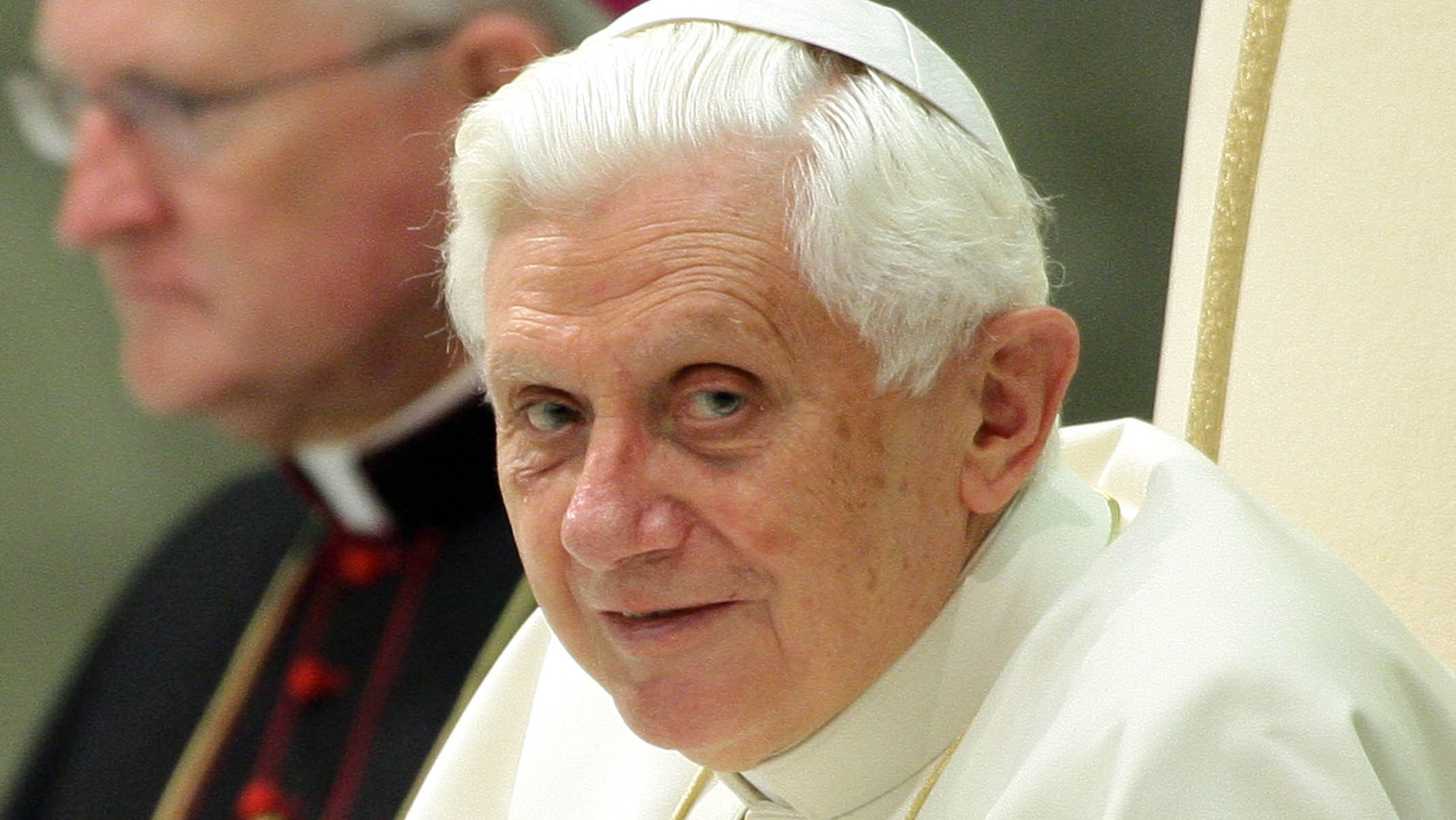 La salud de Benedicto XVI: grave pero se mantiene estable, según el Vaticano