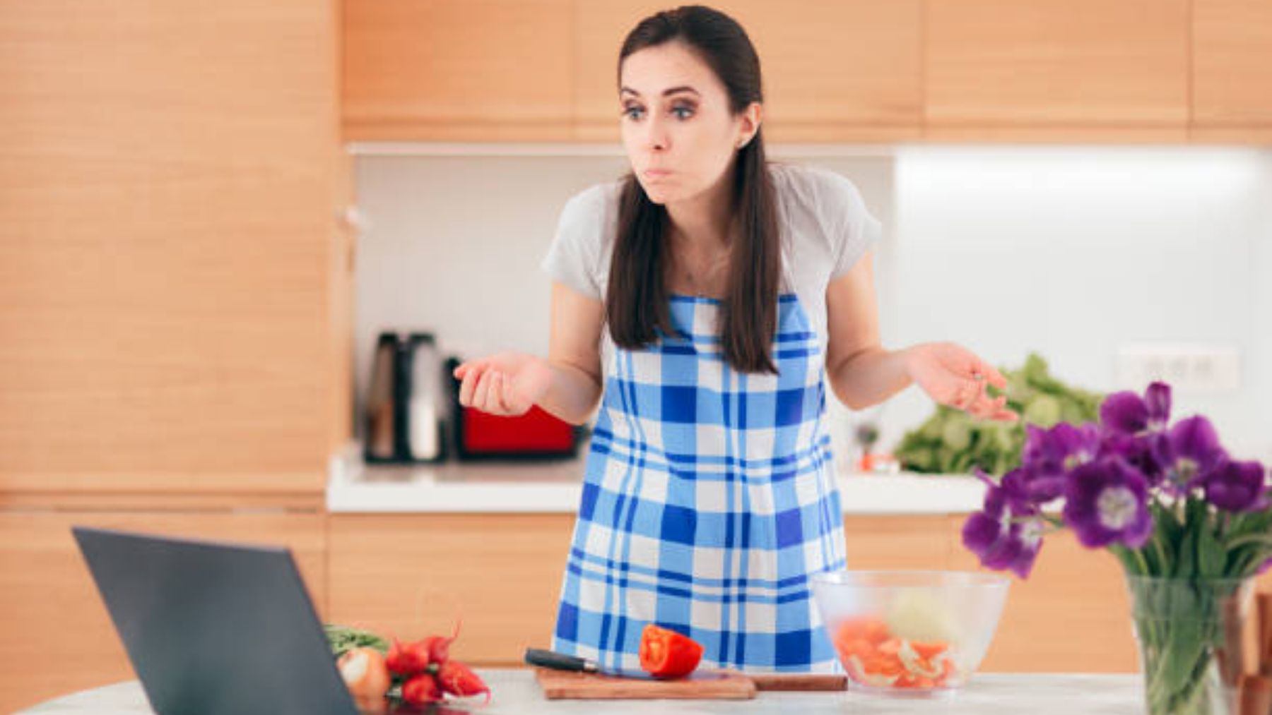 Las 10 cosas que nunca debes hacer en la cocina según los expertos