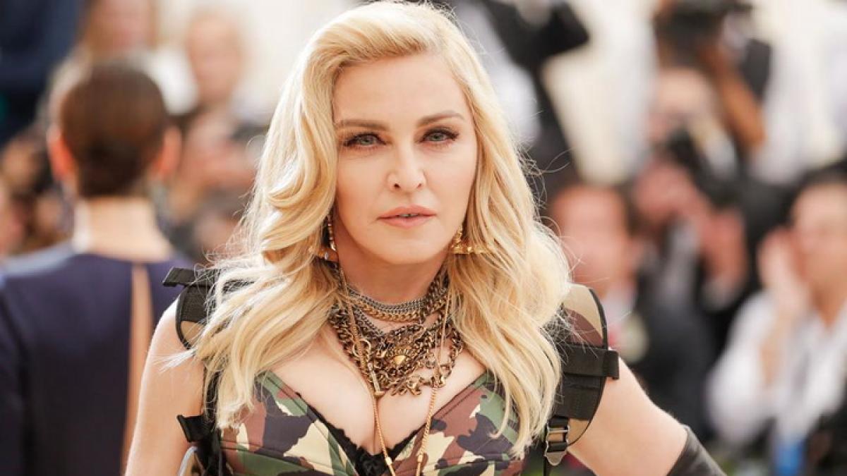 Madonna causa revuelo en redes por su particular felicitación navideña