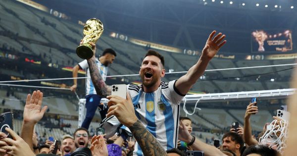 Messi le gana a Cristiano en la cancha y en las redes: el histórico récord que está por romper tras el Mundial