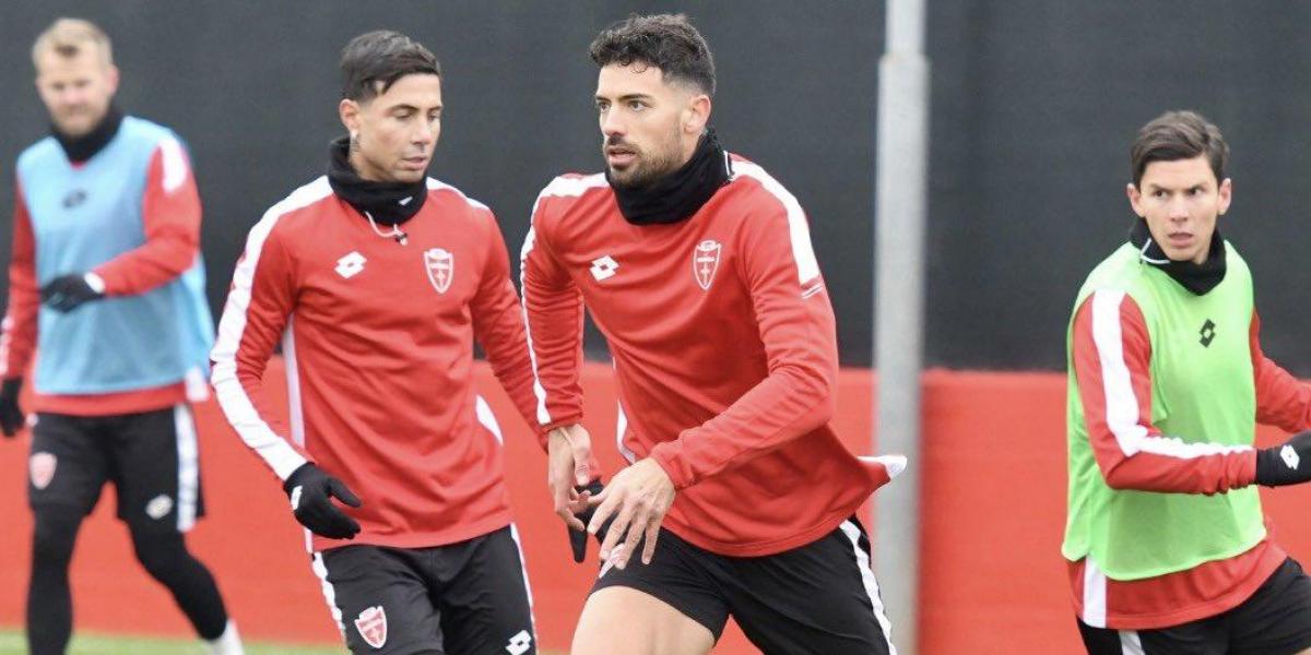 Pablo Marí vuelve a entrenar tras ser apuñalado