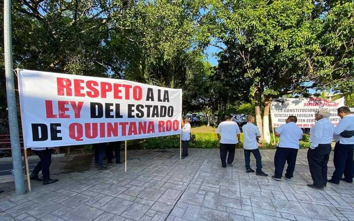 Permanece Quintana Roo sin taxis por rechazo a Uber