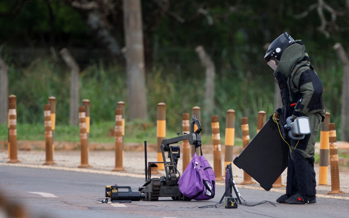 Policía antibombas realiza operativo cerca del aeropuerto de Brasilia