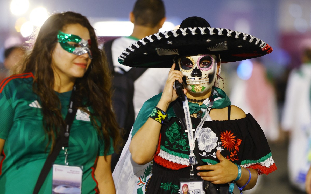Qatar 2022: Piden mexicanos un milagro…¿hasta en el más allá? | Fotogalería
