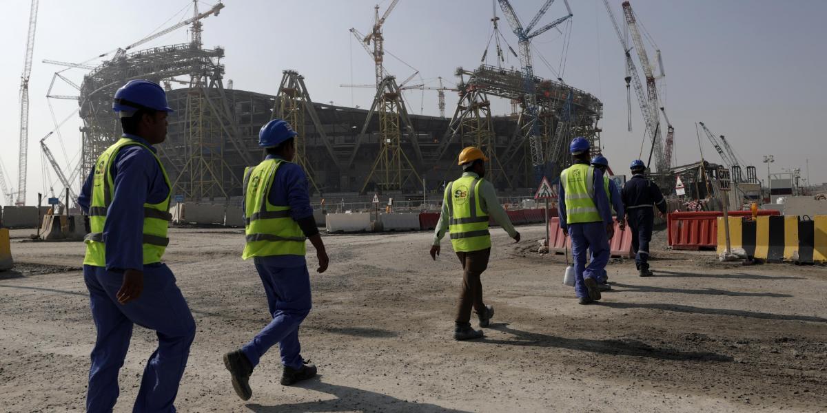 Qatar investiga la muerte de un trabajador