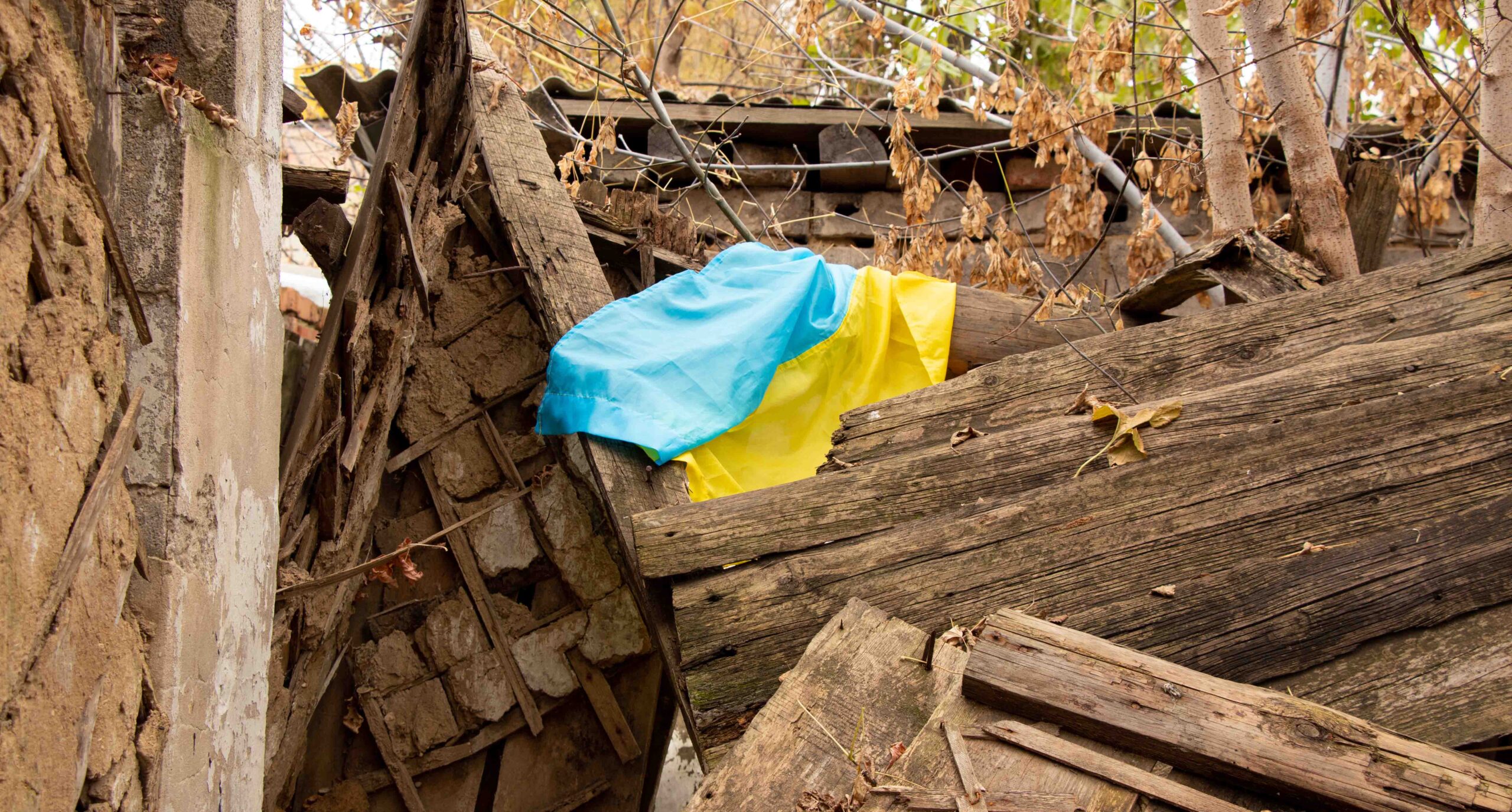Recuperan cuerpo de niño tras último ataque de misiles rusos registrado en Ucrania