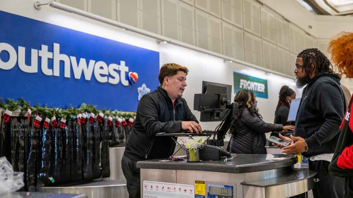 Southwest vuelve a cancelar miles de vuelos