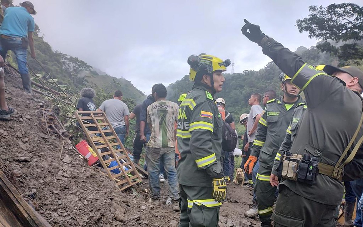 Tragedia en Colombia: 33 muertos por deslave sobre autobús