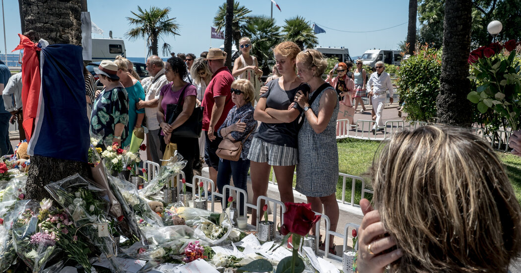 Tribunal francés condena a 8 personas por ayudar en ataque terrorista de 2016 en Niza