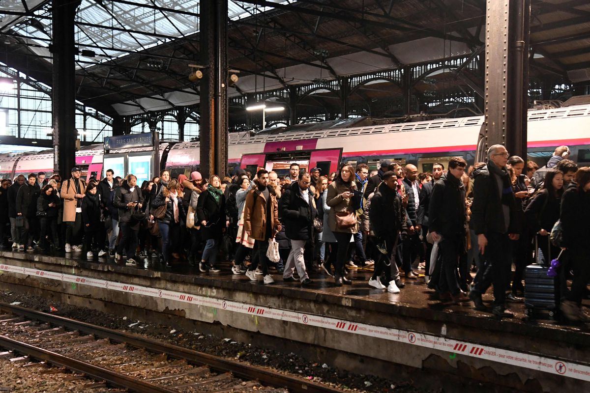 Una huelga de tren en Francia complica los desplazamientos de la Navidad a 200.000 viajeros