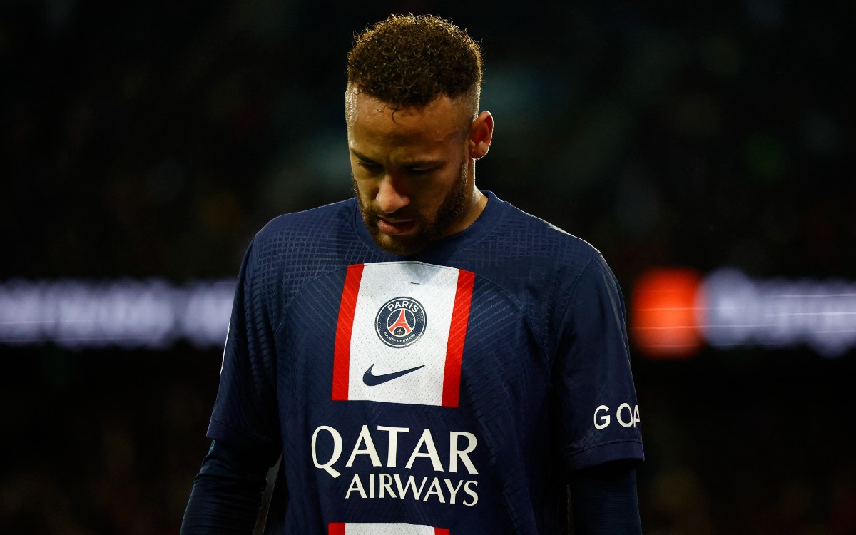 Ve Neymar sendas amarillas en segundos y… ¡a las regaderas! | Video