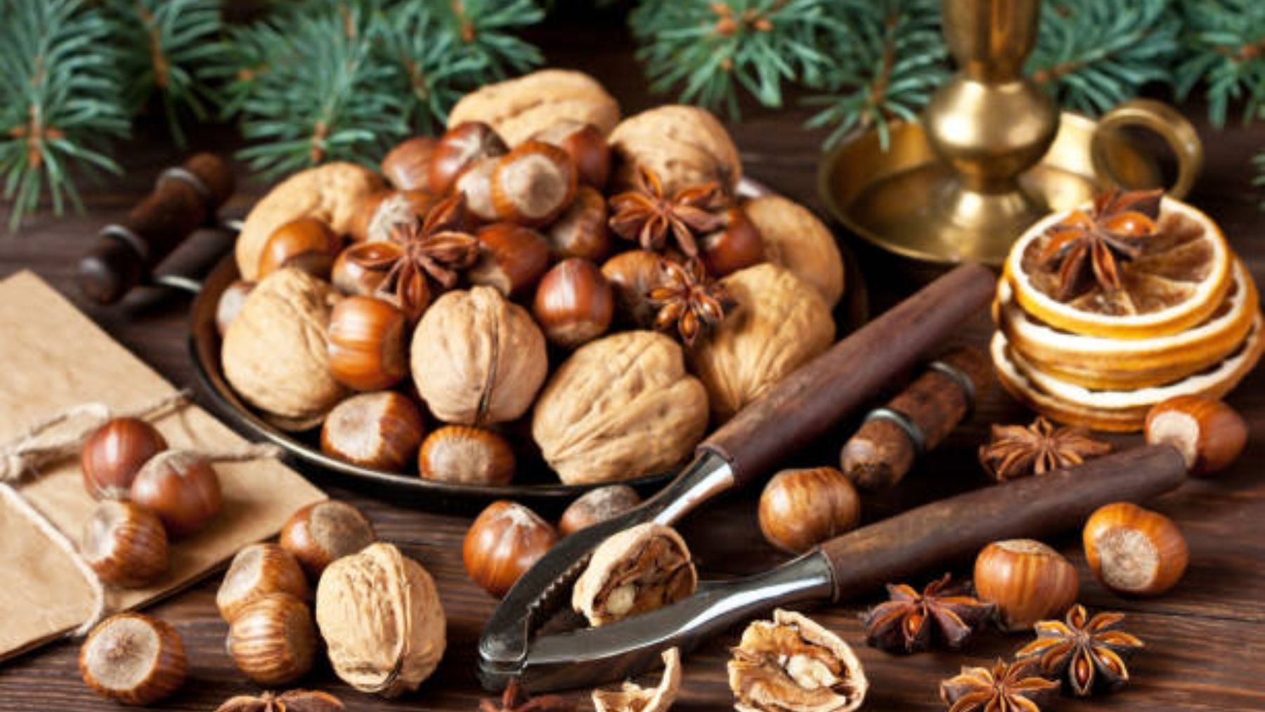 ¿Por qué es tradición comer frutos secos en Navidad?