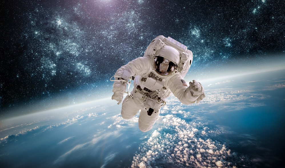 ¿Quién ostenta el récord de permanencia en el espacio exterior?